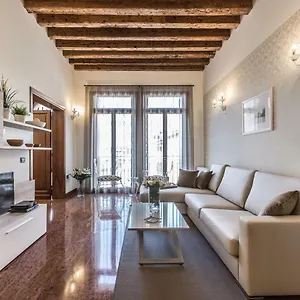 Apartment Ca' Del Monastero 1 Collection For 4 Guests With Balcony And Lift